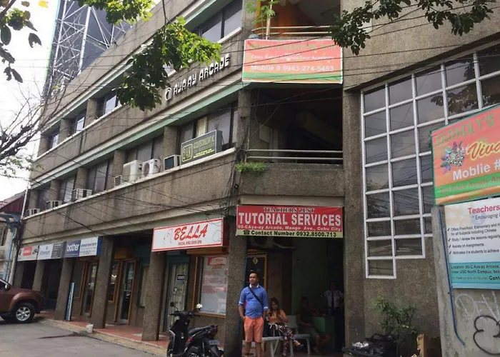 Friendly's Hostel *