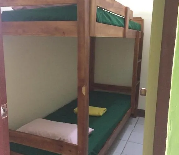 Friendly's Hostel *